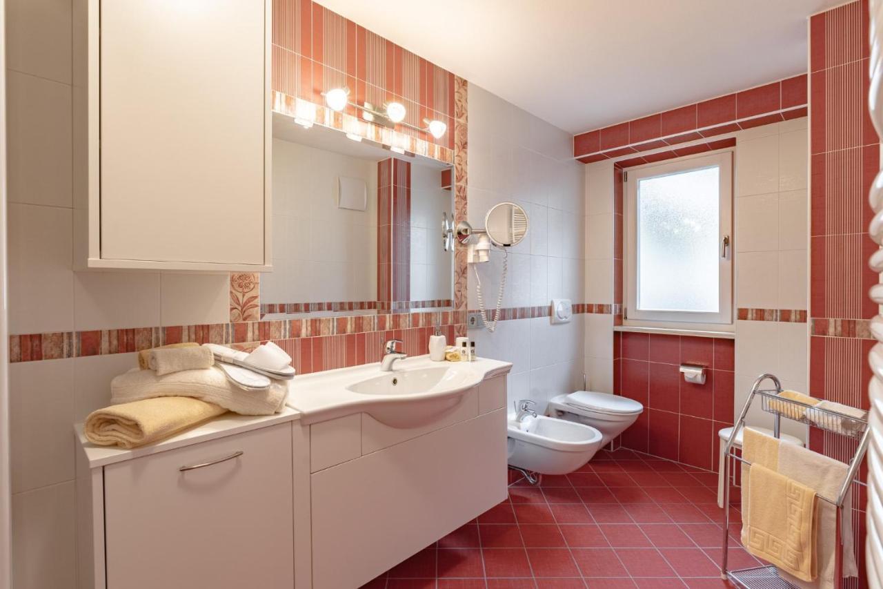 Apartments Soval Santa Cristina Val Gardena ภายนอก รูปภาพ