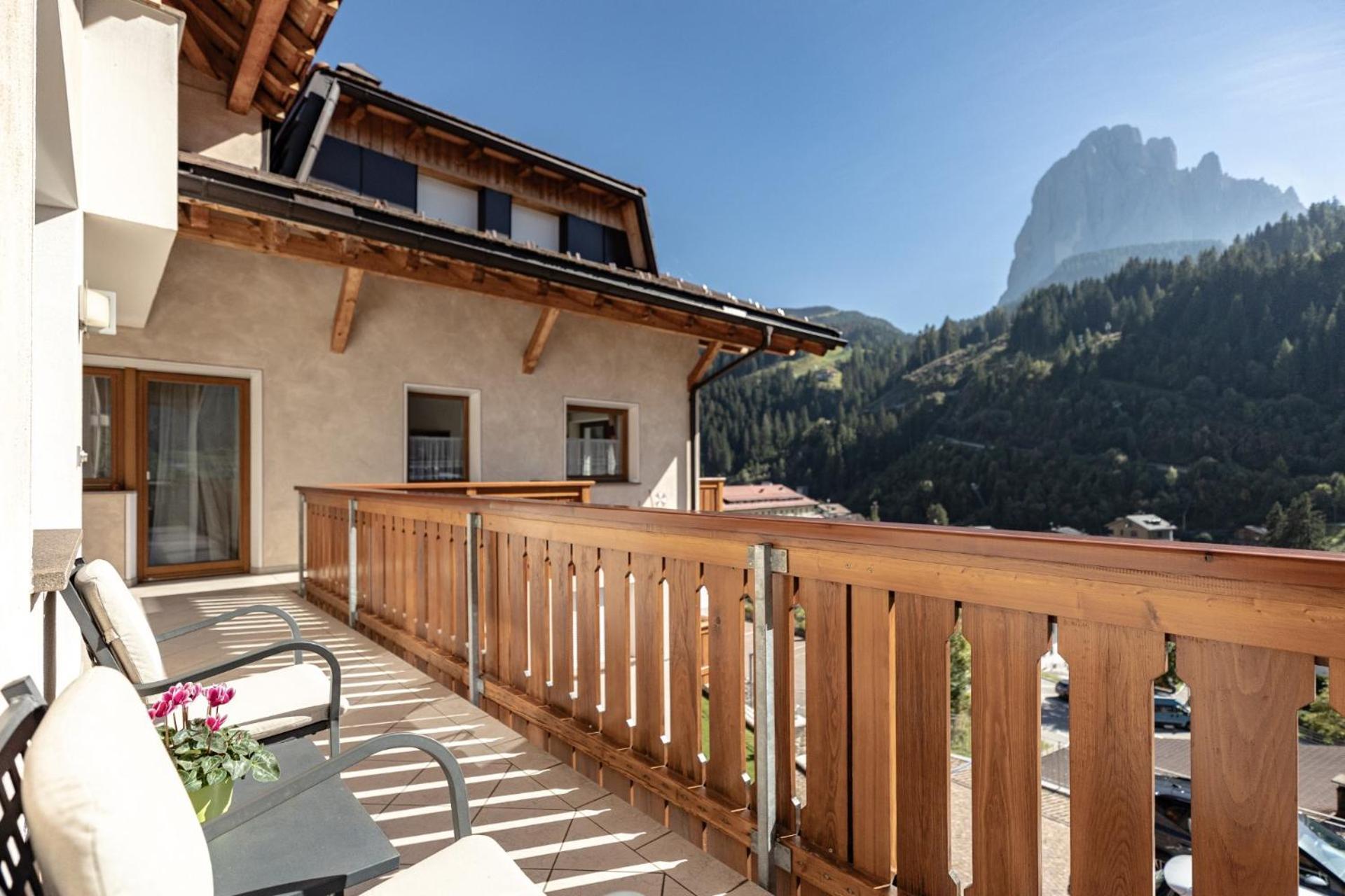 Apartments Soval Santa Cristina Val Gardena ภายนอก รูปภาพ