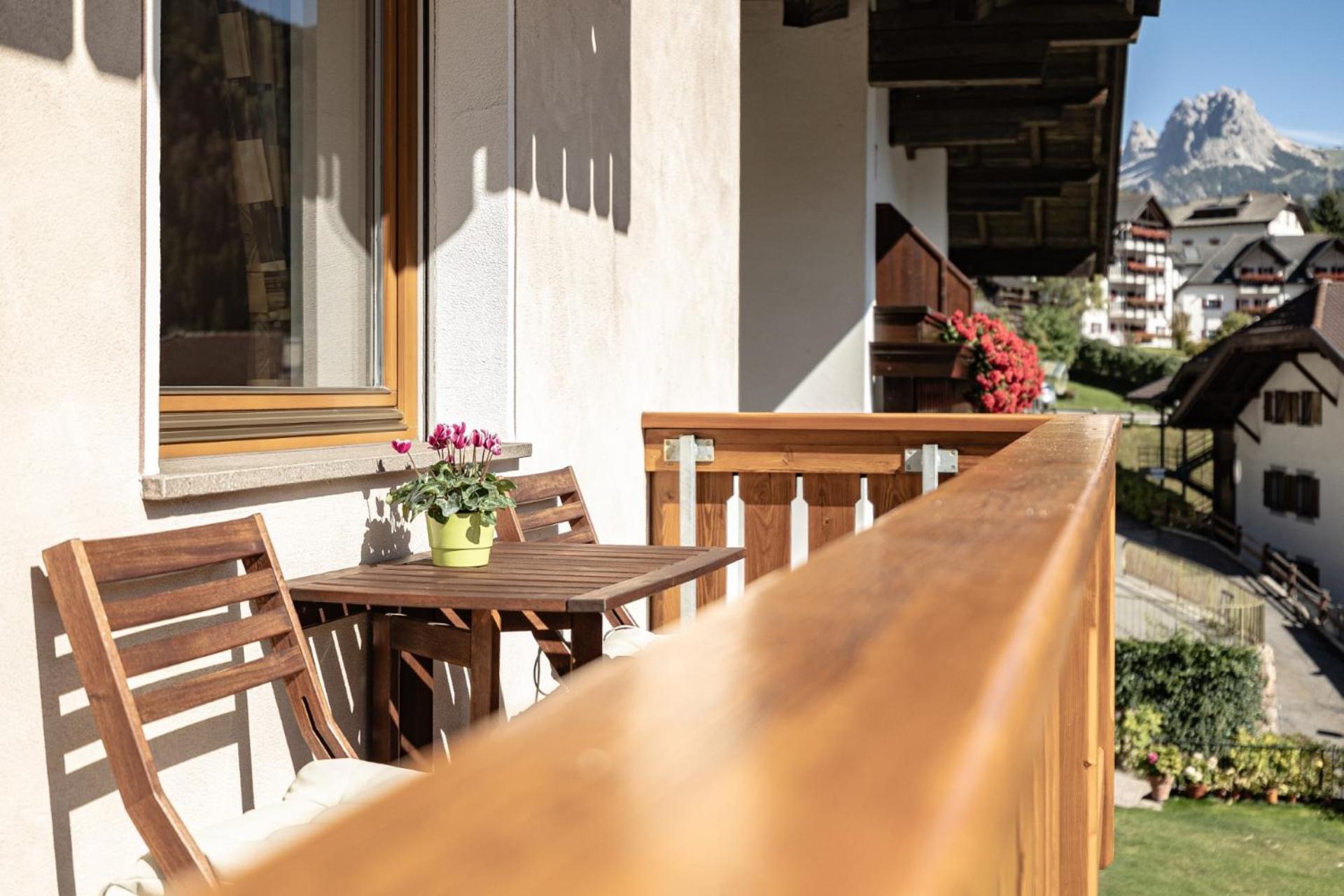Apartments Soval Santa Cristina Val Gardena ภายนอก รูปภาพ